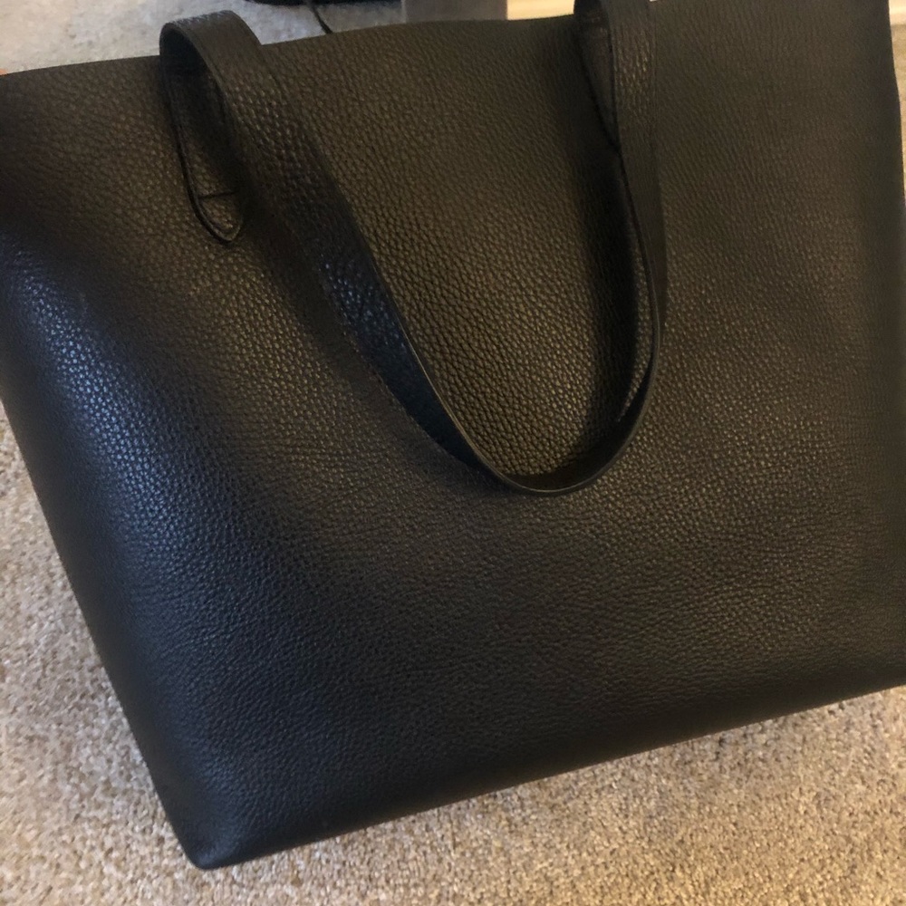 CUYANA CLASSIC BLACK LEATHER tote w/insert